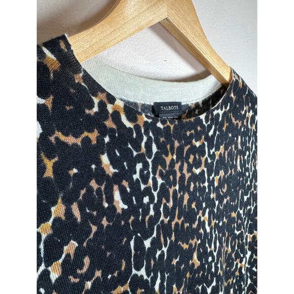 Talbots Women’s Sweater 100% Merino Wool Small Leopard Lightweight preppy - Picture 2 of 7